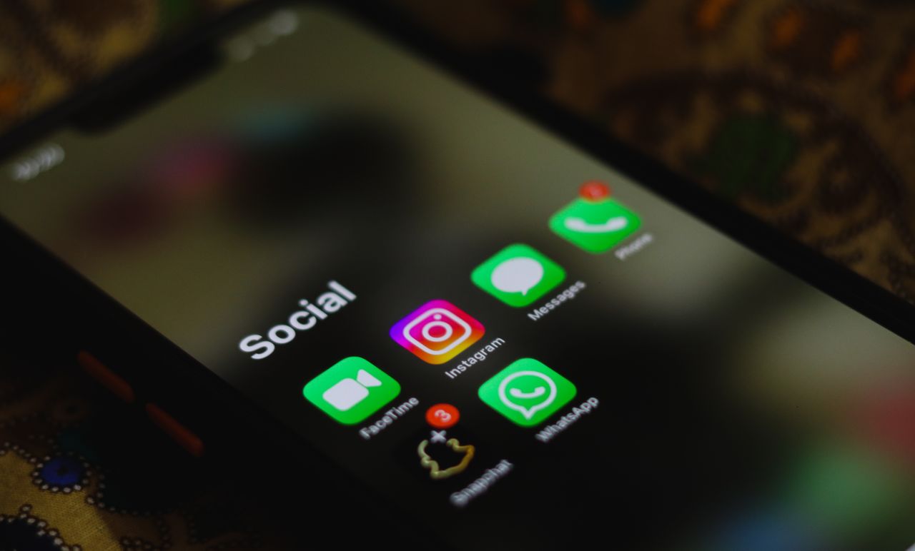 iPhone Shortcuts for Beginners: Simple Automations That Save Time